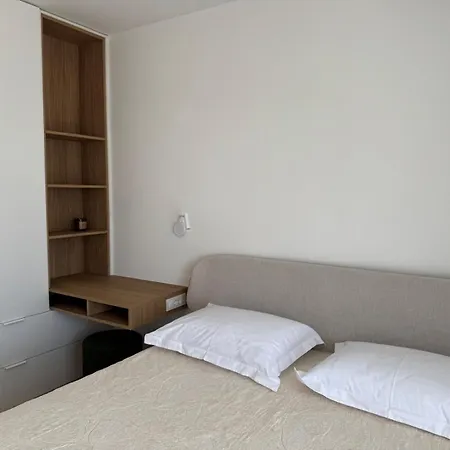 Jadrija Luxury Vacations Apt4 Шибеник